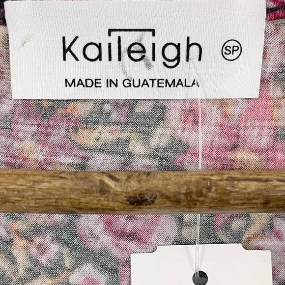 Kaileigh X Stitch Fix Cairo Front Twist Detail Knit Top Floral NWT - Picture 9 of 13